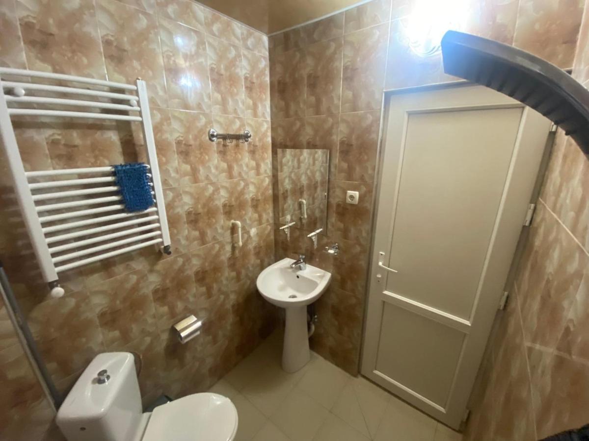 Hotel G & J Tiflis Exterior foto